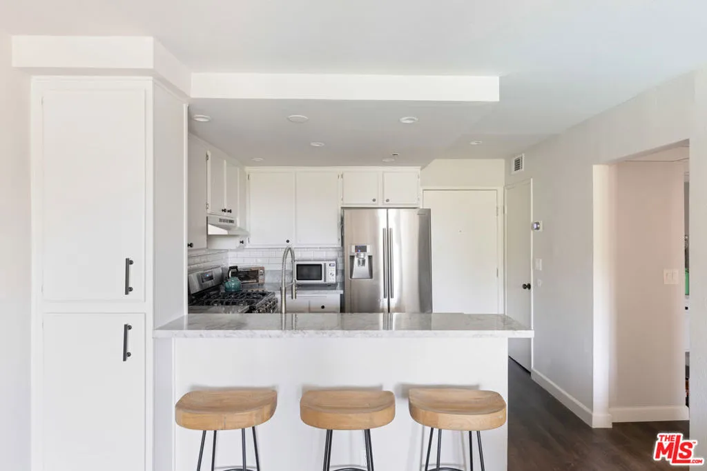 North Hollywood, California 91601, United States, 1 Bedroom Bedrooms, ,1 BathroomBathrooms,Residential,Active,222686