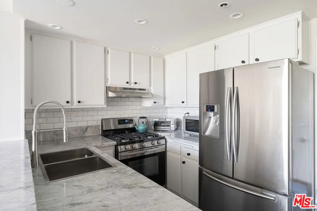 North Hollywood, California 91601, United States, 1 Bedroom Bedrooms, ,1 BathroomBathrooms,Residential,Active,222686