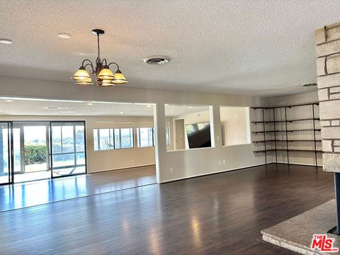 Photo of 16312 Itasca Street, North Hills, CA 91343 (MLS # 25612873)