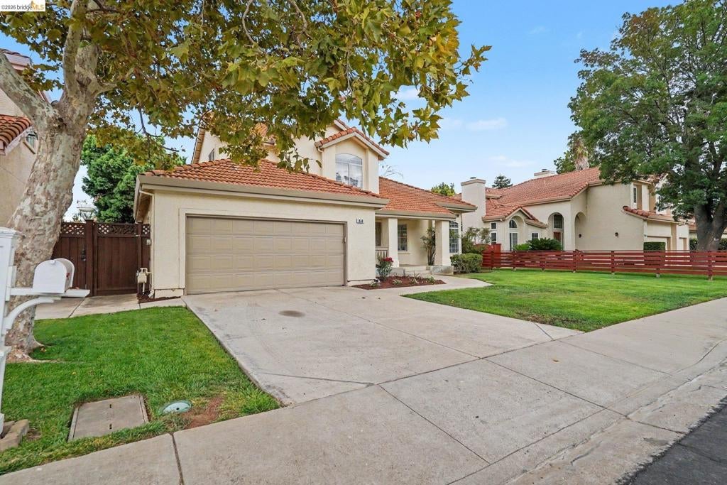 850 Nicholas Ct