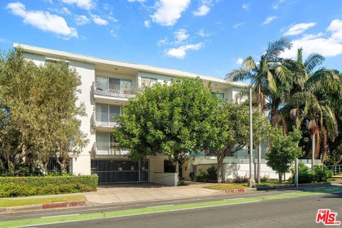 Photo of 415 Montana Avenue #107, Santa Monica, CA 90403 (MLS # 26986489)