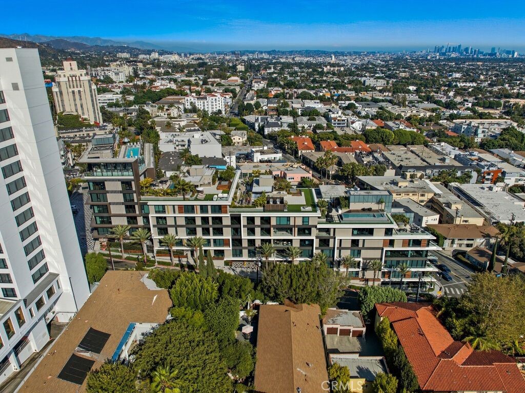 Los Angeles, California, 90069, United States, 2 Bedrooms Bedrooms, ,3 BathroomsBathrooms,Residential,Active,1995278