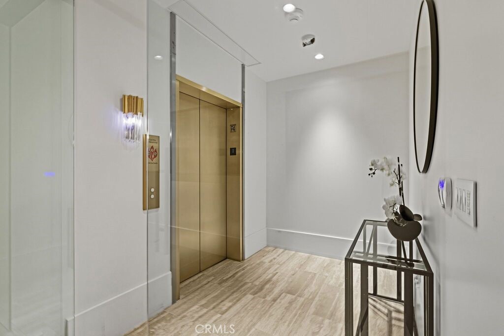 8420 W Sunset Boulevard 108