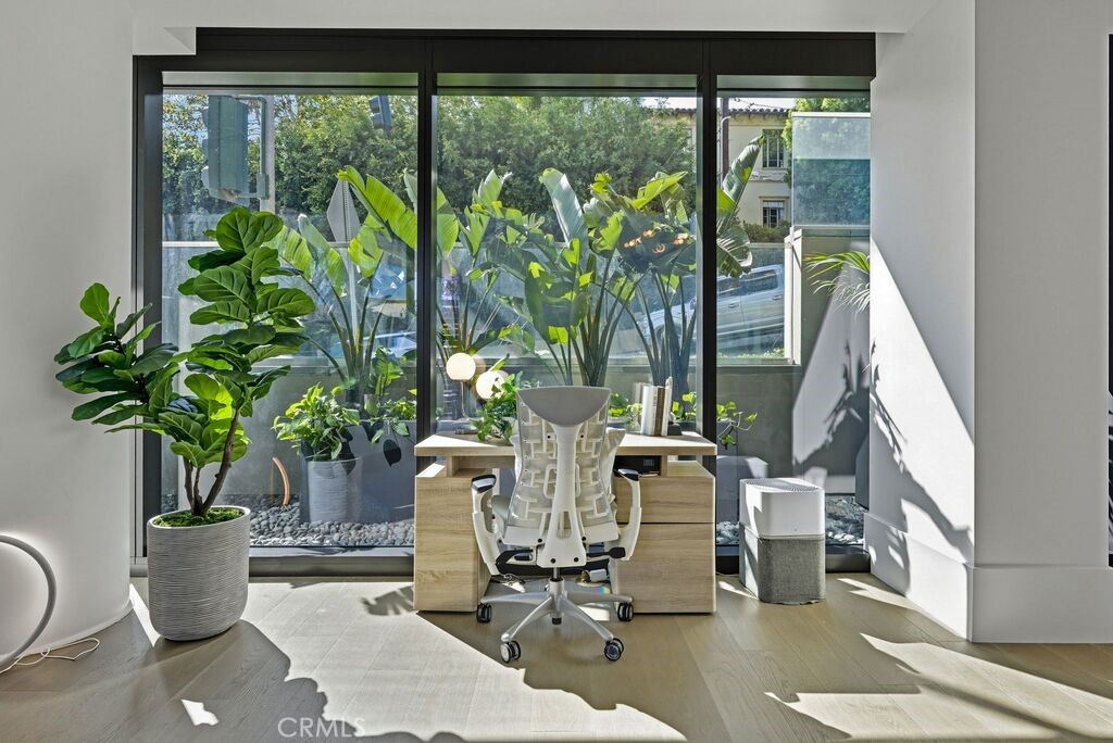 Los Angeles, California, 90069, United States, 2 Bedrooms Bedrooms, ,3 BathroomsBathrooms,Residential,Active,1995278