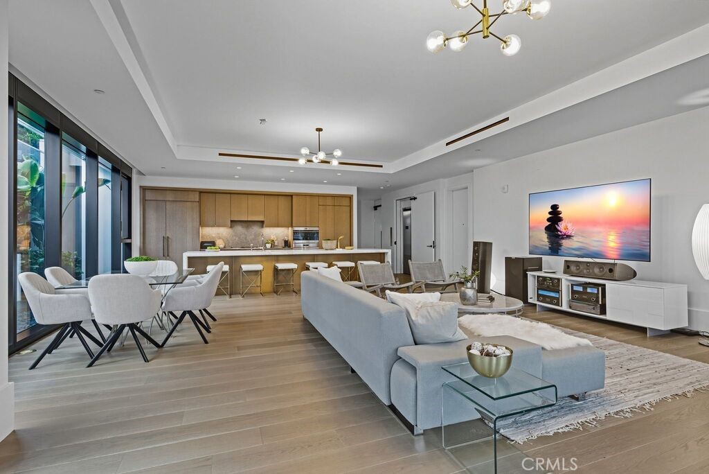 Los Angeles, California, 90069, United States, 2 Bedrooms Bedrooms, ,3 BathroomsBathrooms,Residential,Active,1995278