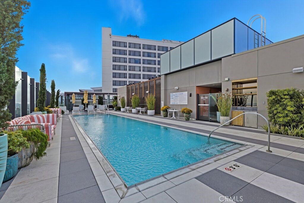 Los Angeles, California, 90069, United States, 2 Bedrooms Bedrooms, ,3 BathroomsBathrooms,Residential,Active,1995278