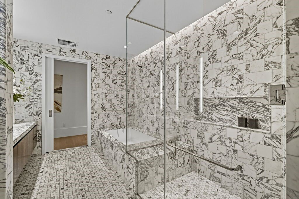 Los Angeles, California, 90069, United States, 2 Bedrooms Bedrooms, ,3 BathroomsBathrooms,Residential,Active,1995278