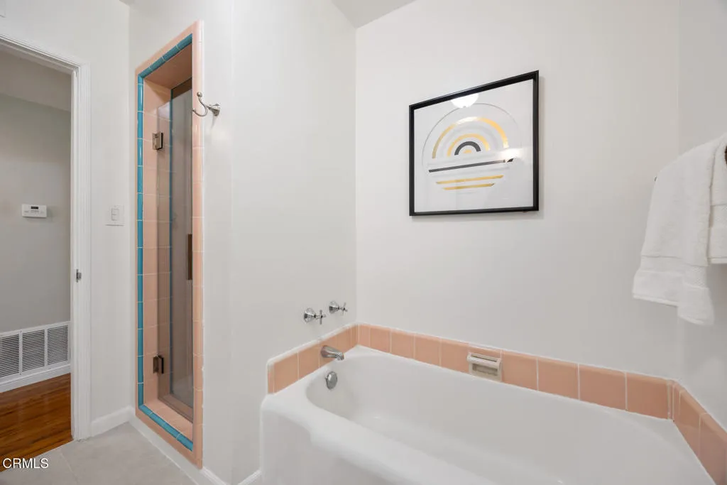 San Gabriel, California 91775, United States, 3 Bedrooms Bedrooms, ,2 BathroomsBathrooms,Residential,Pending,216785