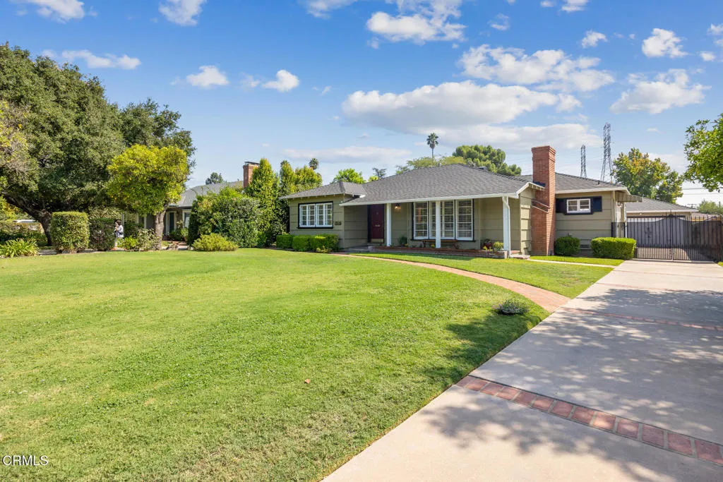 San Gabriel, California 91775, United States, 3 Bedrooms Bedrooms, ,2 BathroomsBathrooms,Residential,Pending,216785