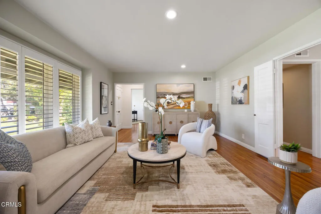 San Gabriel, California 91775, United States, 3 Bedrooms Bedrooms, ,2 BathroomsBathrooms,Residential,Pending,216785