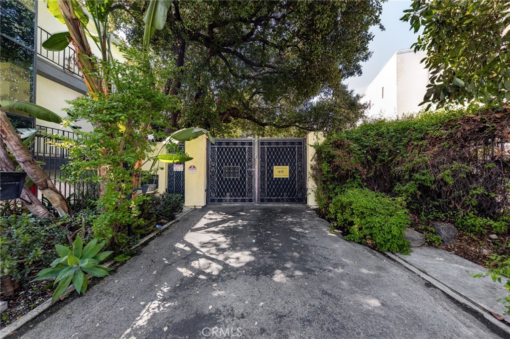 Properties 2 2027 N Highland Avenue