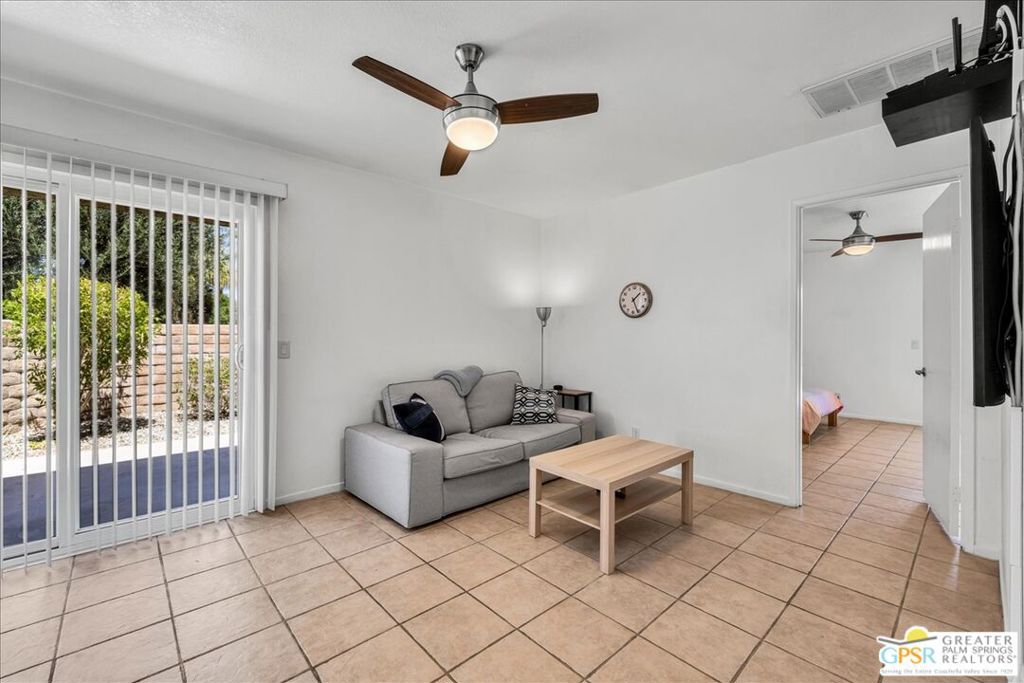 1291 S Sunflower Circle