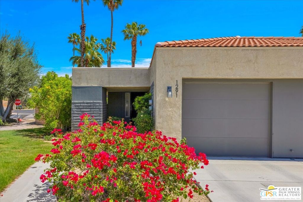1291 S Sunflower Circle