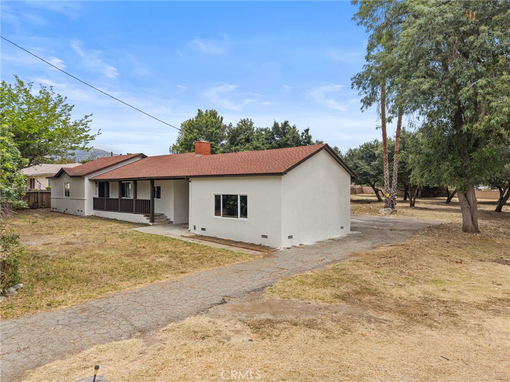 736 N Walnut