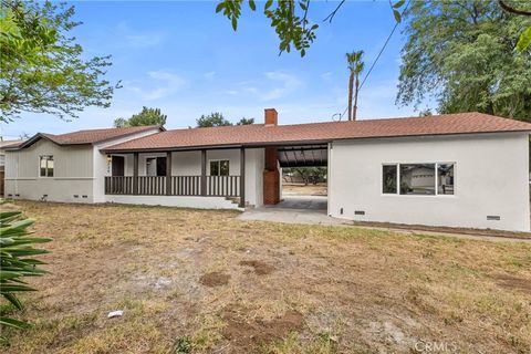 Photo of 736 N Walnut Ave, San Dimas, CA 91773 (MLS # IV26107542)
