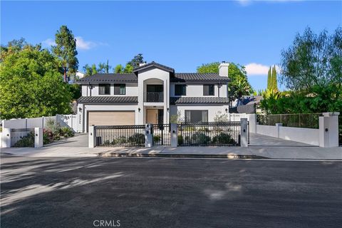 22269 Avenue San Luis Woodland Hills CA 91364