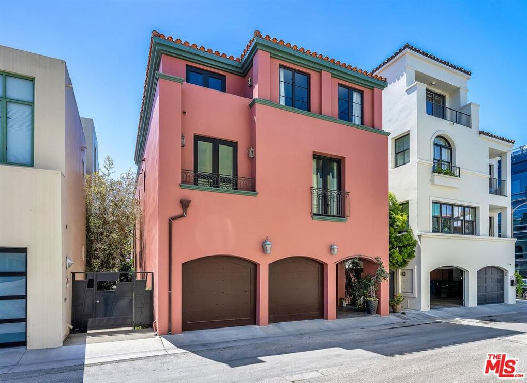 Photo of 5205 Via Donte, Marina Del Rey, CA 90292 (MLS # 26838943)