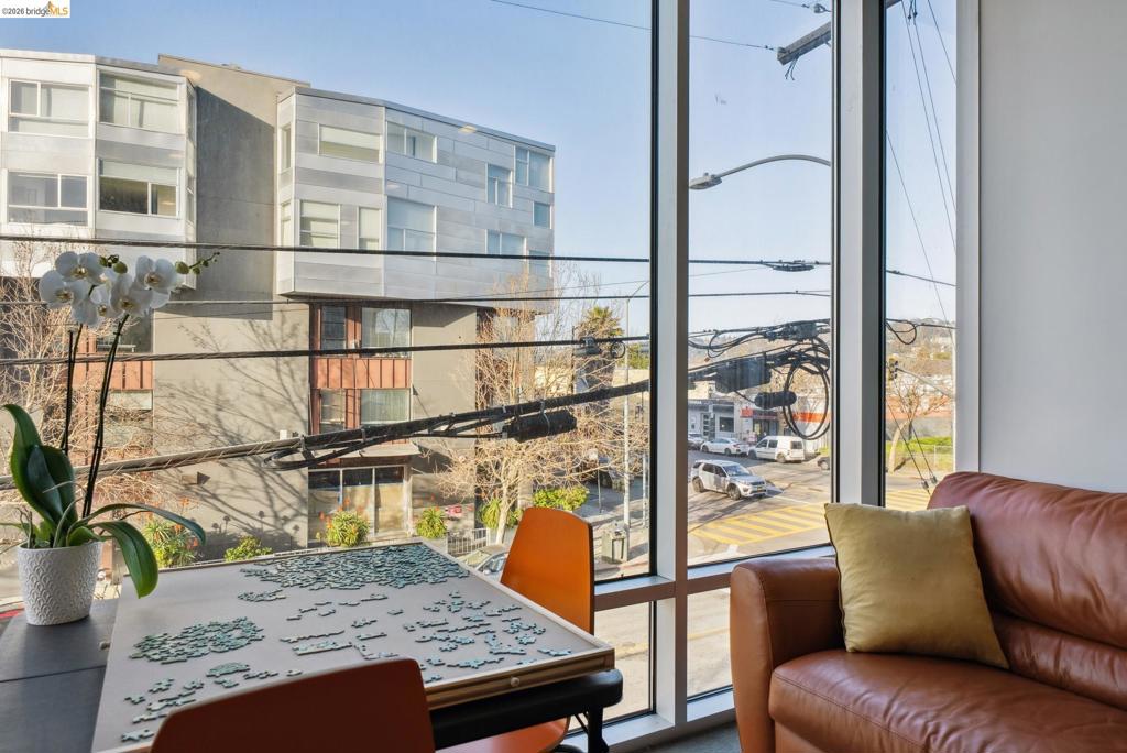 6465 San Pablo Ave 203