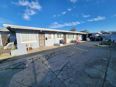 Photo of 714 714 Tyler St St, Oakland, CA 94603 (MLS # 41120776)