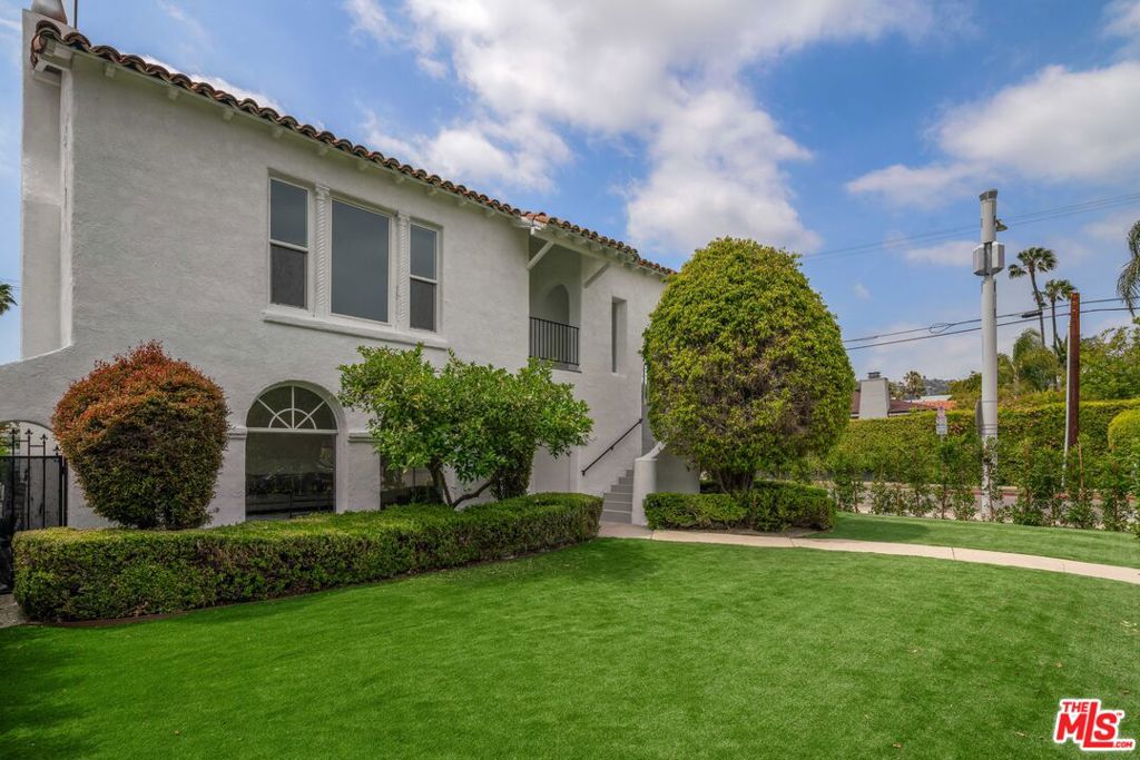 543 N La Jolla Avenue