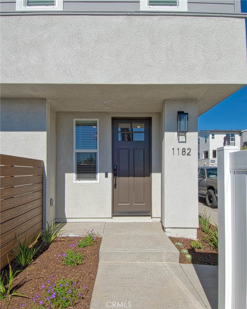 1182 Winslow Lane