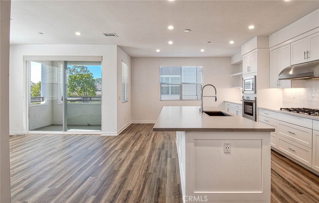 1182 Winslow Lane