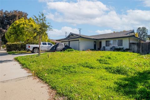 1934 Bobolink Way Pomona CA 91767