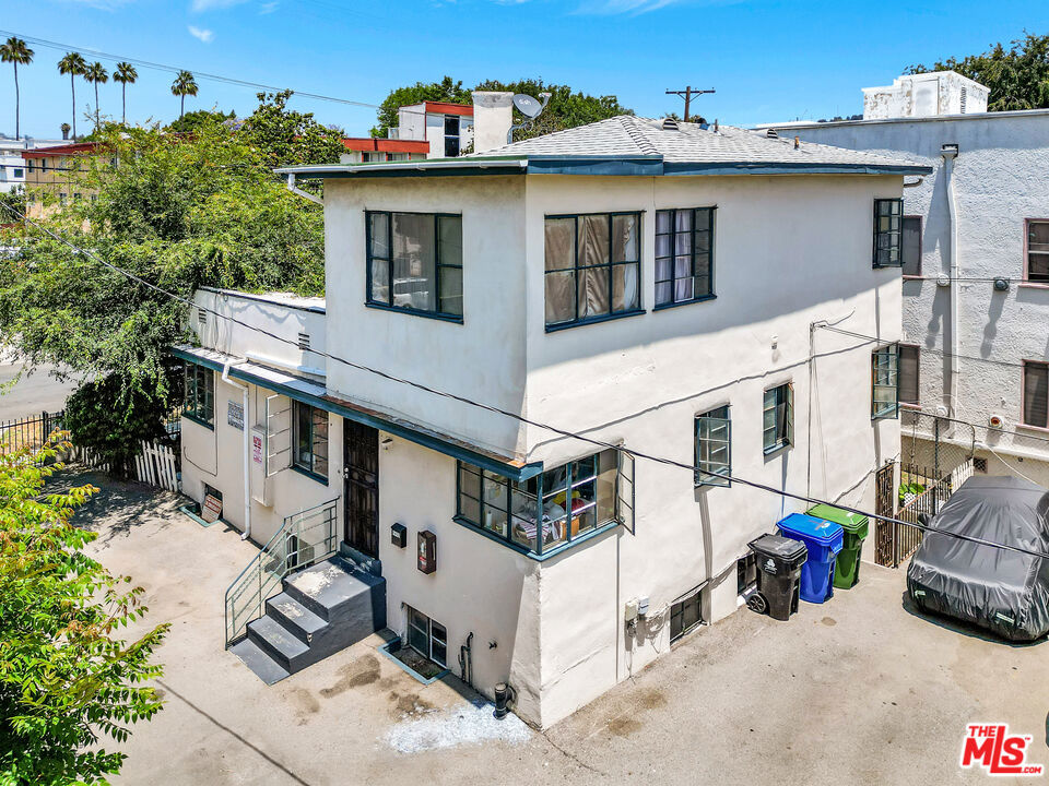 4412 Lockwood Avenue