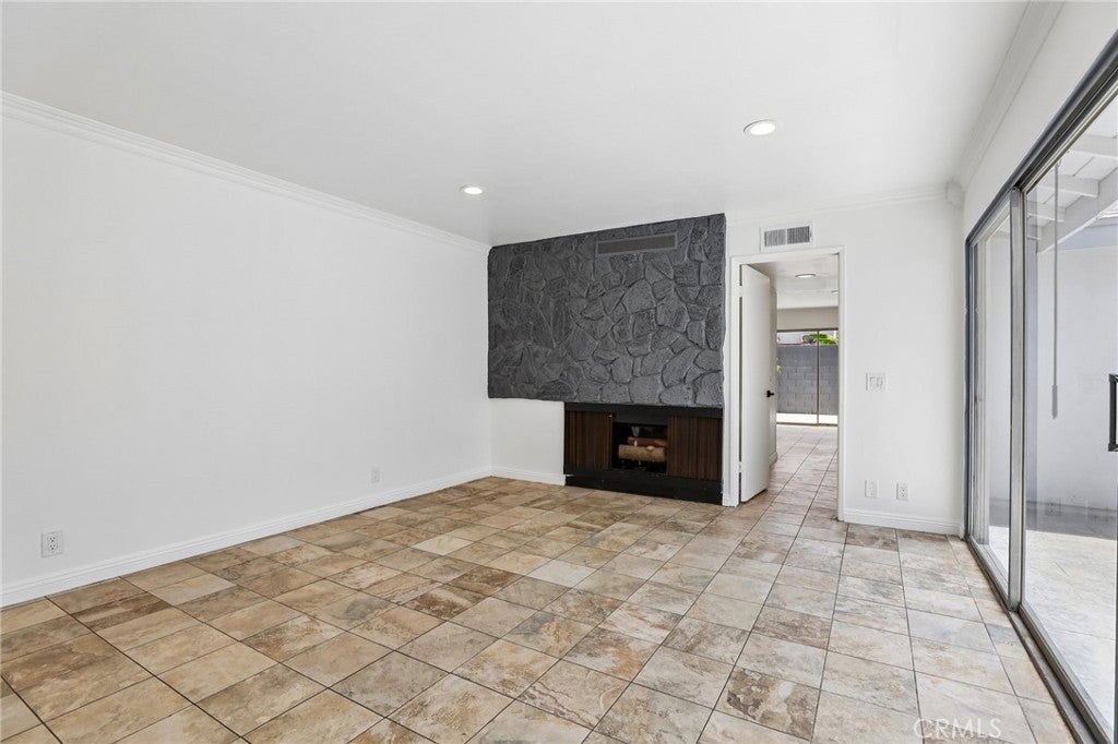 1760 N Glenview
