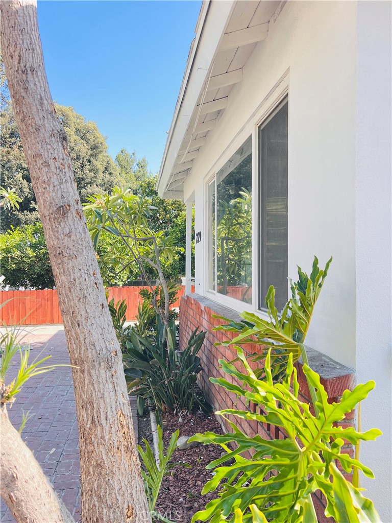 279 N 11th