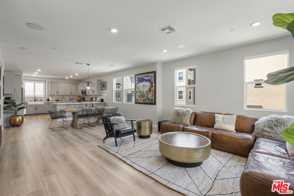 Photo of 756 Daniel Freeman Circle, Inglewood, CA 90301 (MLS # 26644459)