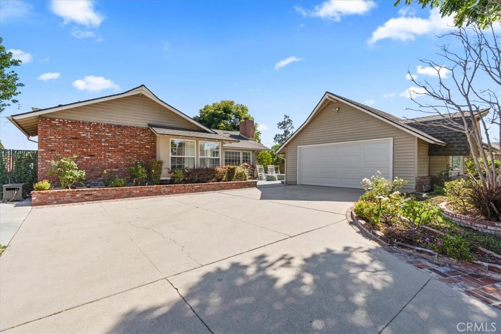 2732 Mainway