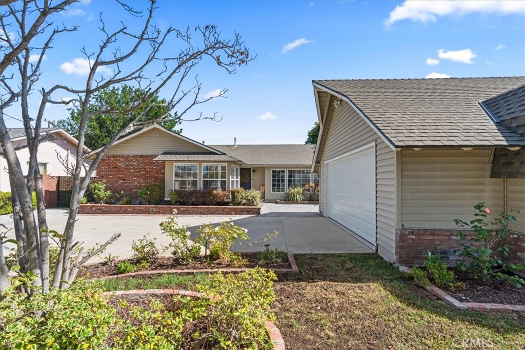 2732 Mainway