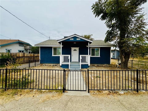 Photo of 402 Mary Street, Bakersfield, CA 93252 (MLS # SR26188928)