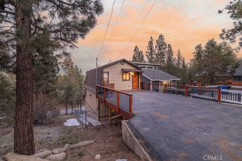 Photo of 114 Winding Ln, Big Bear City, CA 92314 (MLS # IG26049766)