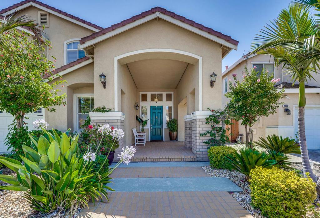 2128 Commodore Drive