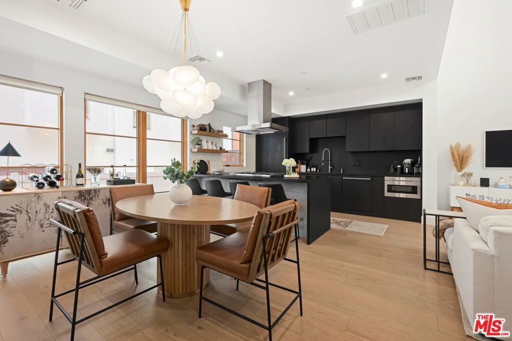 Photo of 1035 N Vista Street, West Hollywood, CA 90046 (MLS # 25589625)