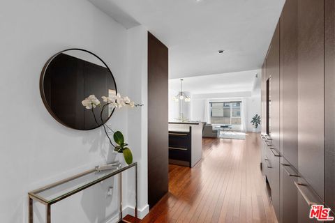 Photo of 6250 Hollywood Boulevard #7K, Los Angeles, CA 90028 (MLS # 25611399) Photo of 6250 Hollywood Boulevard #7K, Los Angeles, CA 90028 (MLS # 25611399)