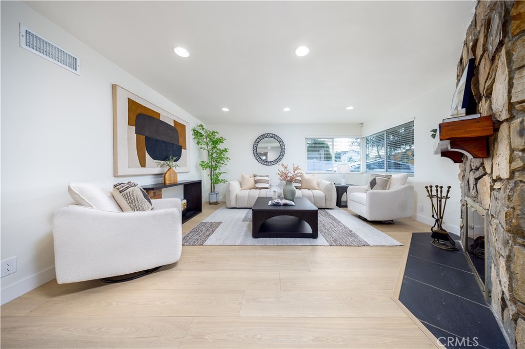 237 W Loma Alta