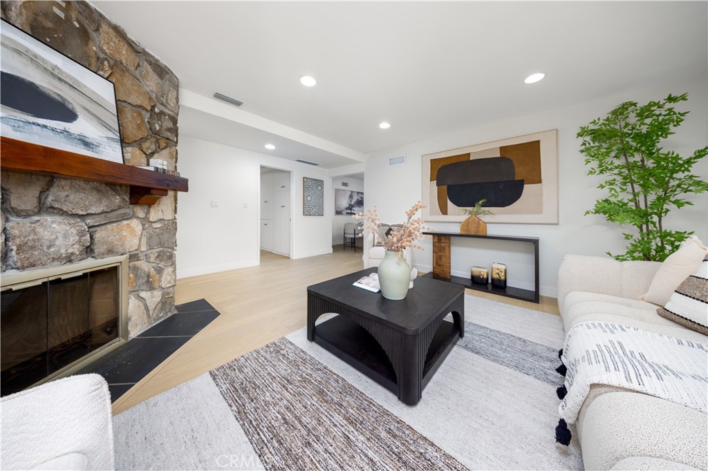 237 W Loma Alta