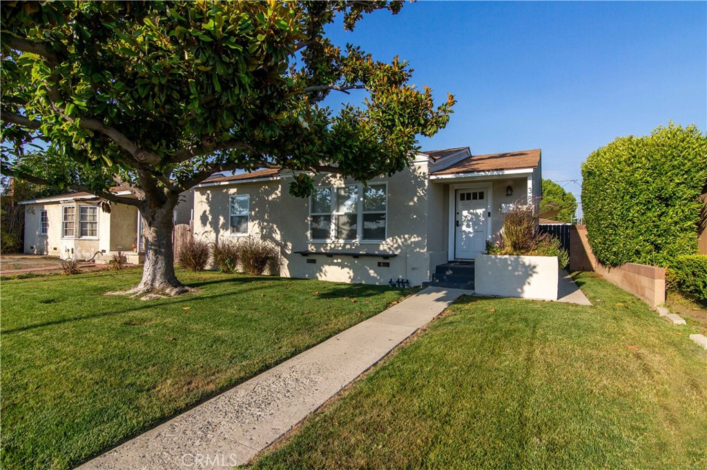 3820 Clark