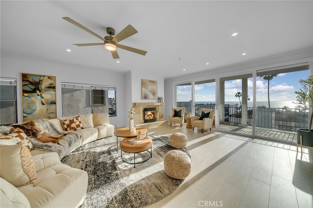 427 Avenida Santa Barbara B