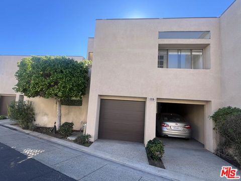 861 Village Square Palm Springs CA 92262