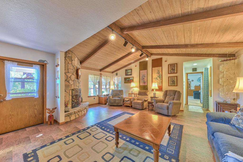 1239 Josselyn Canyon Road