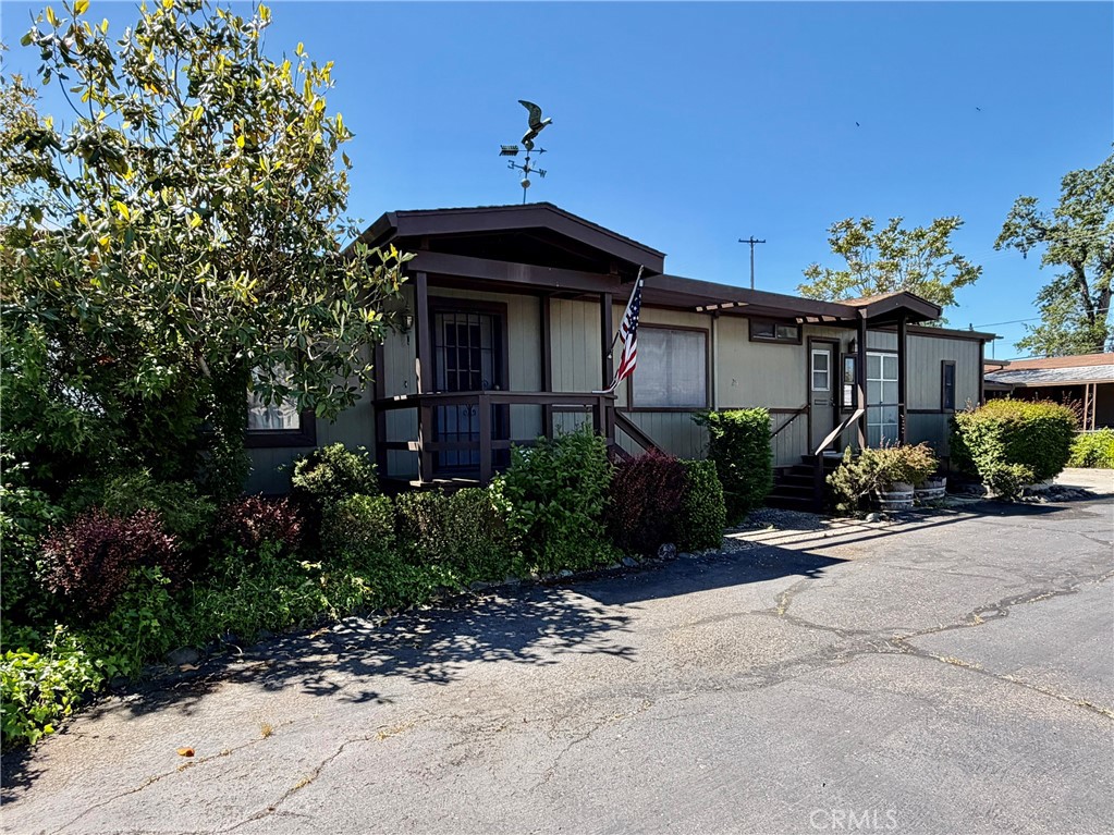 2776 Lakeshore