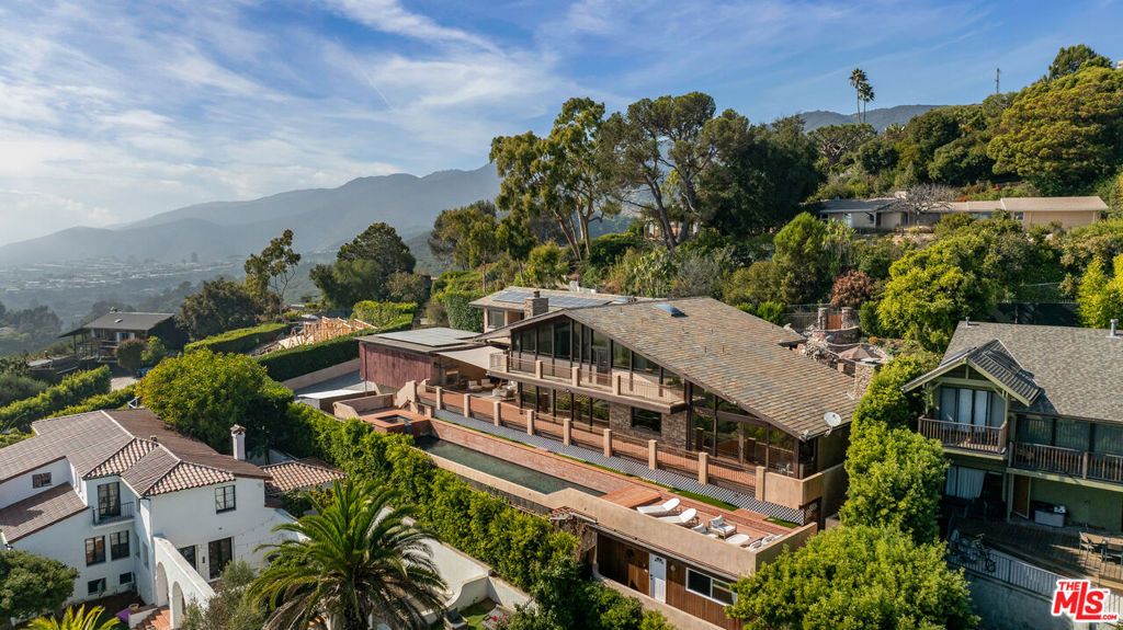 Photo of 620 Resolano Drive, Pacific Palisades, CA 90272 (MLS # 25599627)