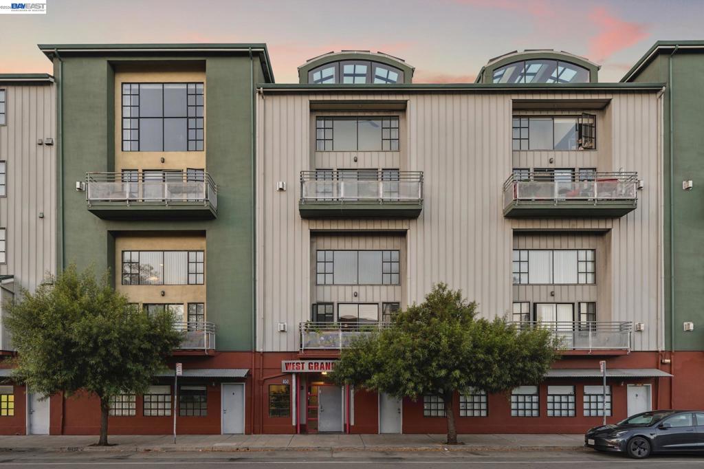 850 W GRAND AVE 14