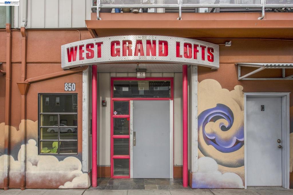 850 W GRAND AVE 14