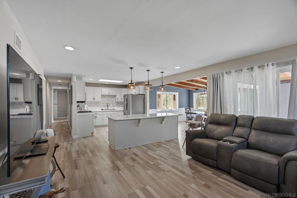 910 Saint George
