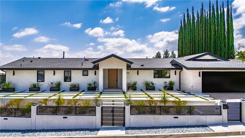 20556 Califa Street Woodland Hills CA 91367